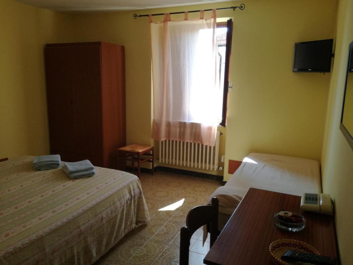Albergo Al Castello Millesimo Bagian luar foto