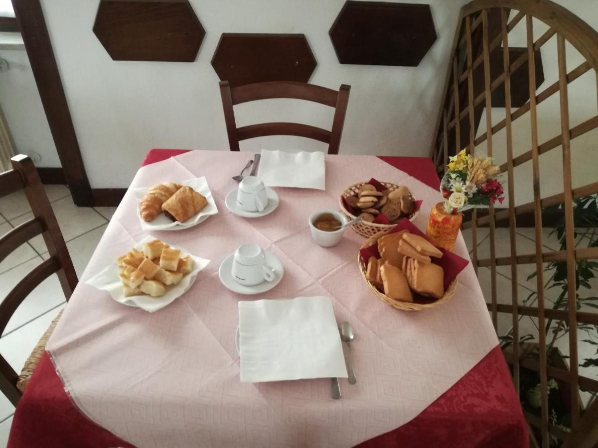 Albergo Al Castello Millesimo Bagian luar foto