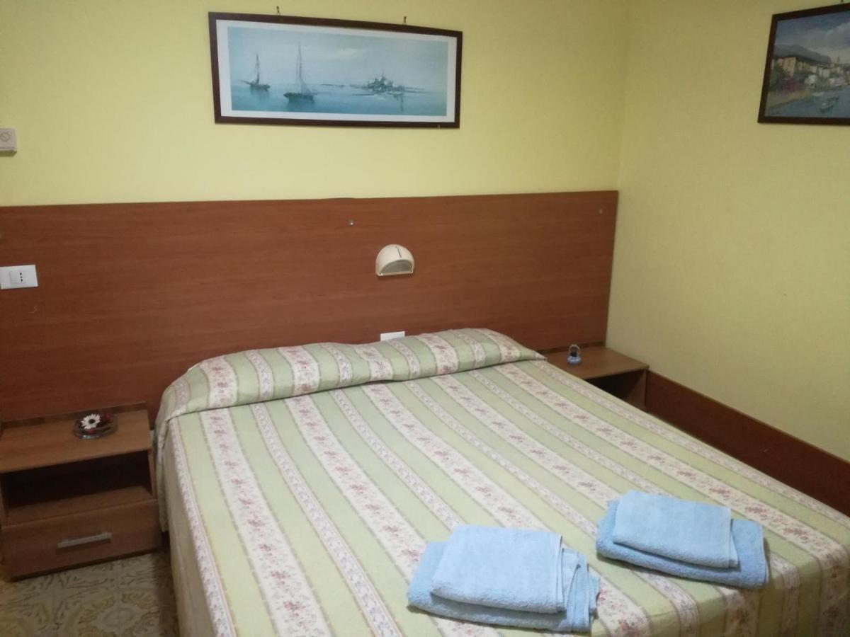 Albergo Al Castello Millesimo Bagian luar foto